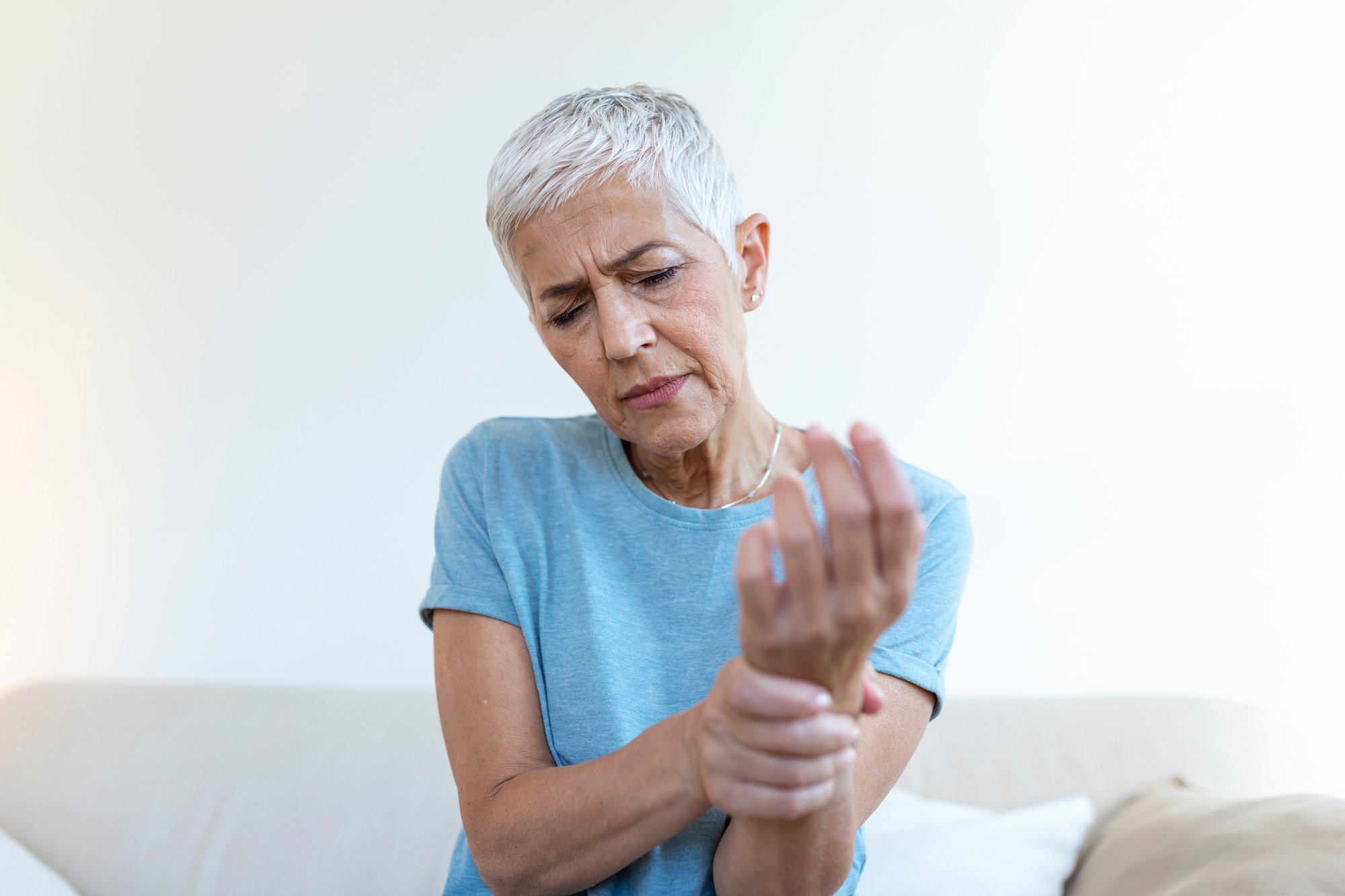 elderly-woman-suffering-from-pain-hand-arthritis-old-person-senior-woman-female-suffering-from-pain-home elderly-woman-suffering-from-pain-hand-arthritis-old-person-senior-woman-female-suffering-from-pain-home
