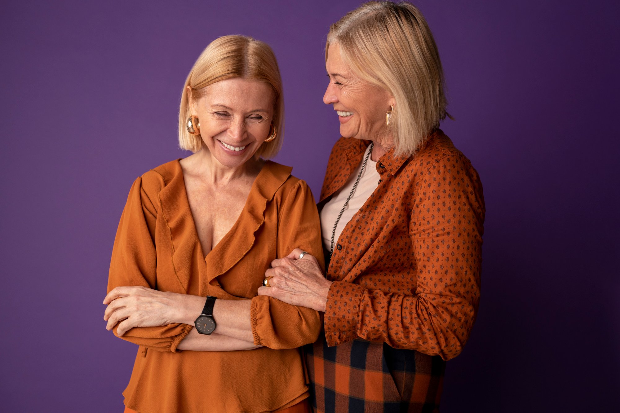 mature-women-wearing-fashionable-clothing