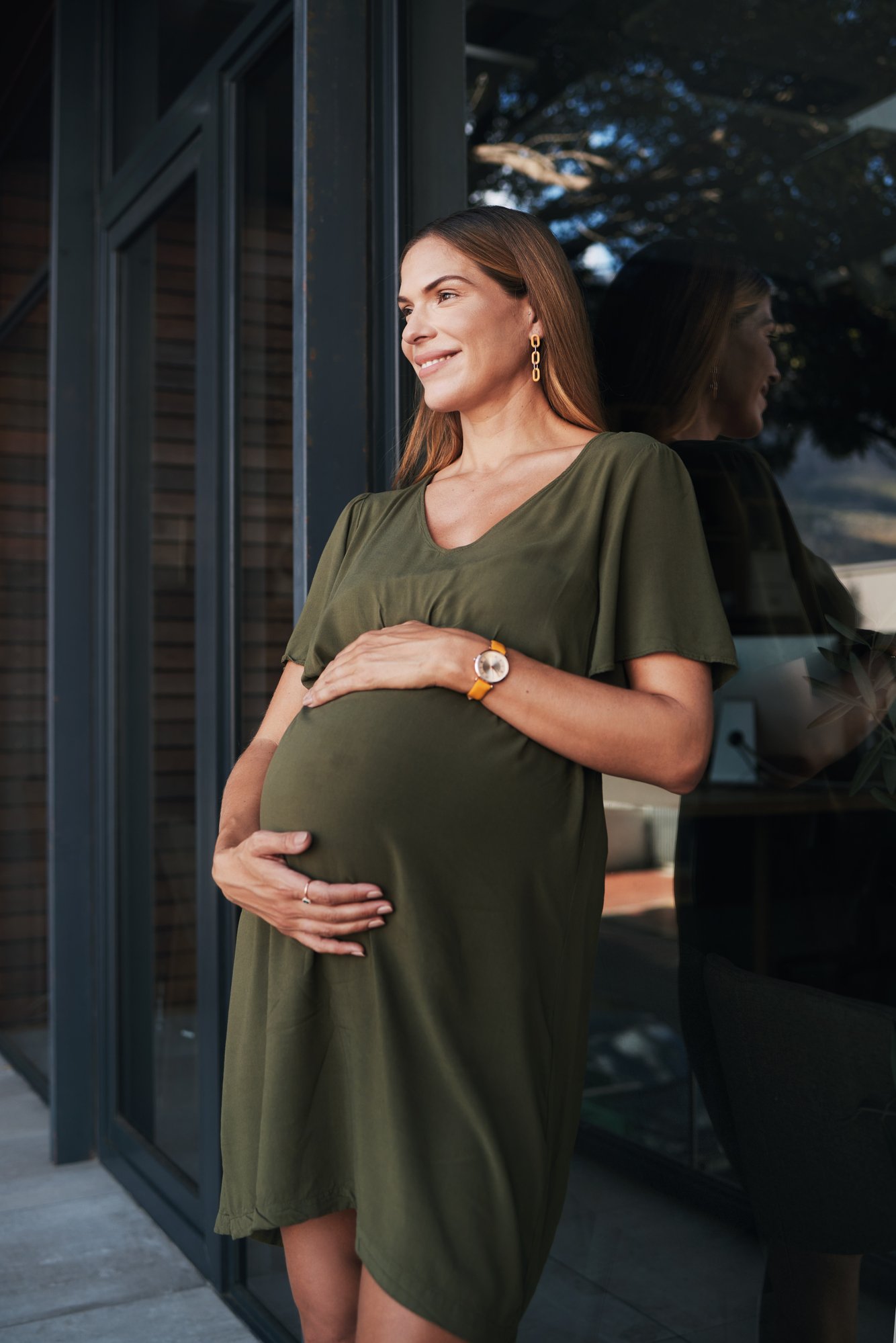 vision-smile-pregnant-woman-business-balcony-her-office-waiting-be-mother-belly-pregnancy-happy-young-employee-workplace-as-employee-thinking-about-maternity-leave (2)